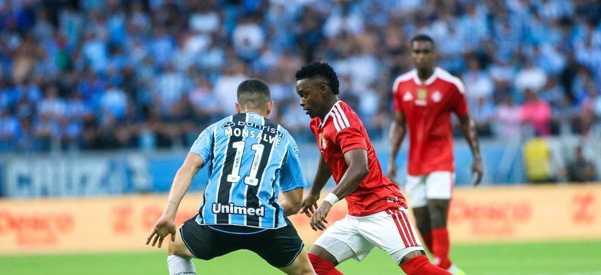 Grêmio aproveita expulsão do Inter, vence o Gre-Nal 450 e encaminha título do Gaúcho