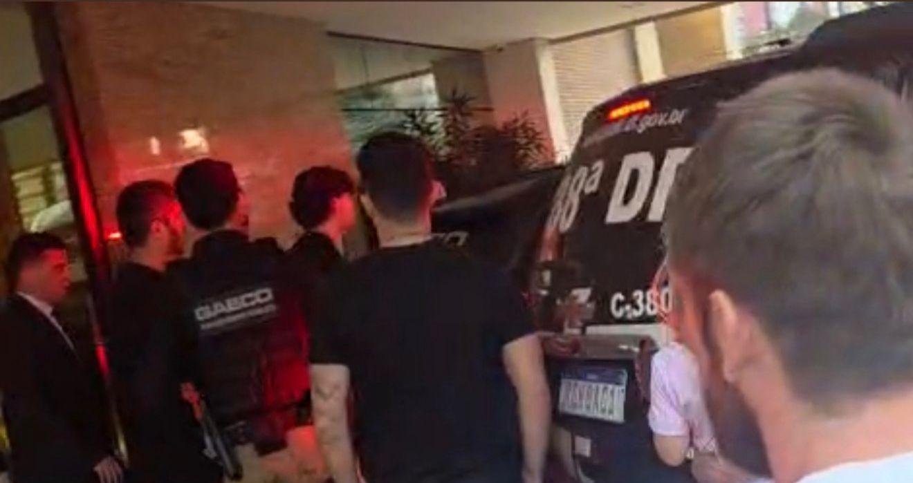 Pedro Turra é preso sob aplausos e gritos em Águas Claras