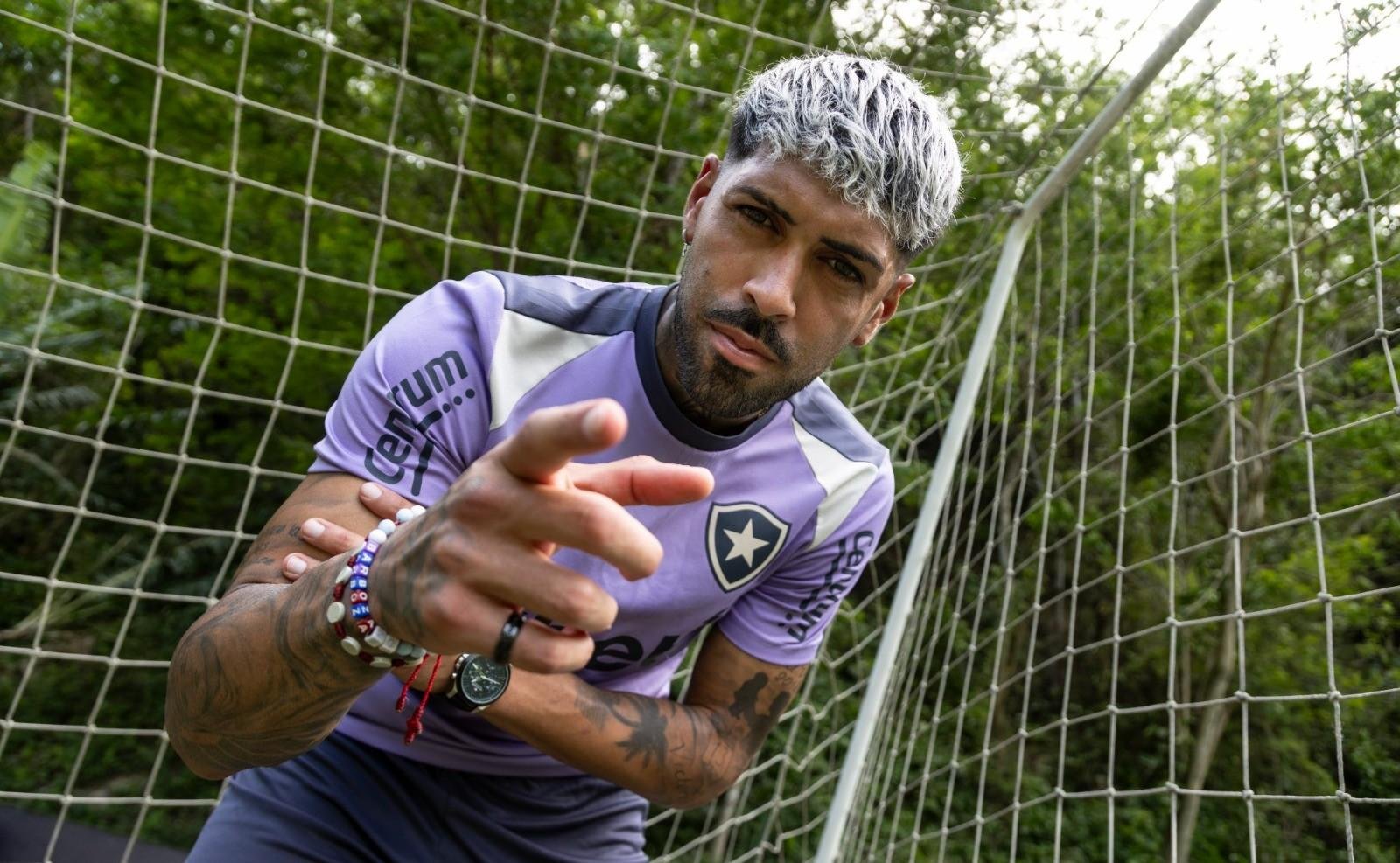 Negociação por renovação de Barboza se arrasta e Botafogo aguarda resposta; zagueiro quer 'garantia' de estabilidade