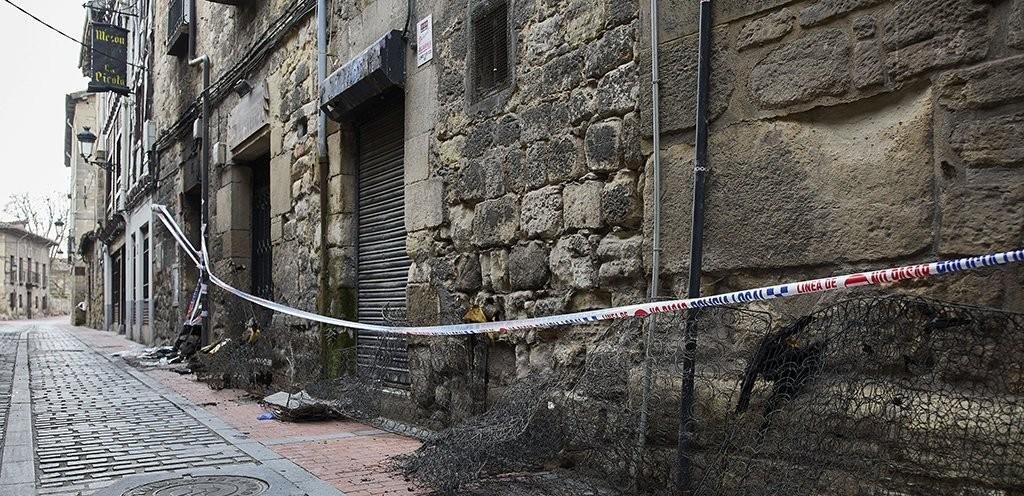 Incêndio em prédio deixa ao menos três mortos na Espanha; duas crianças estão entre feridos