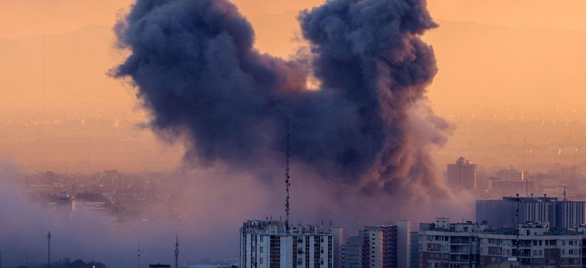 Israel ataca ponto de encontro de aiatolás no Irã; Trump diz que há ‘vácuo de liderança’ no país