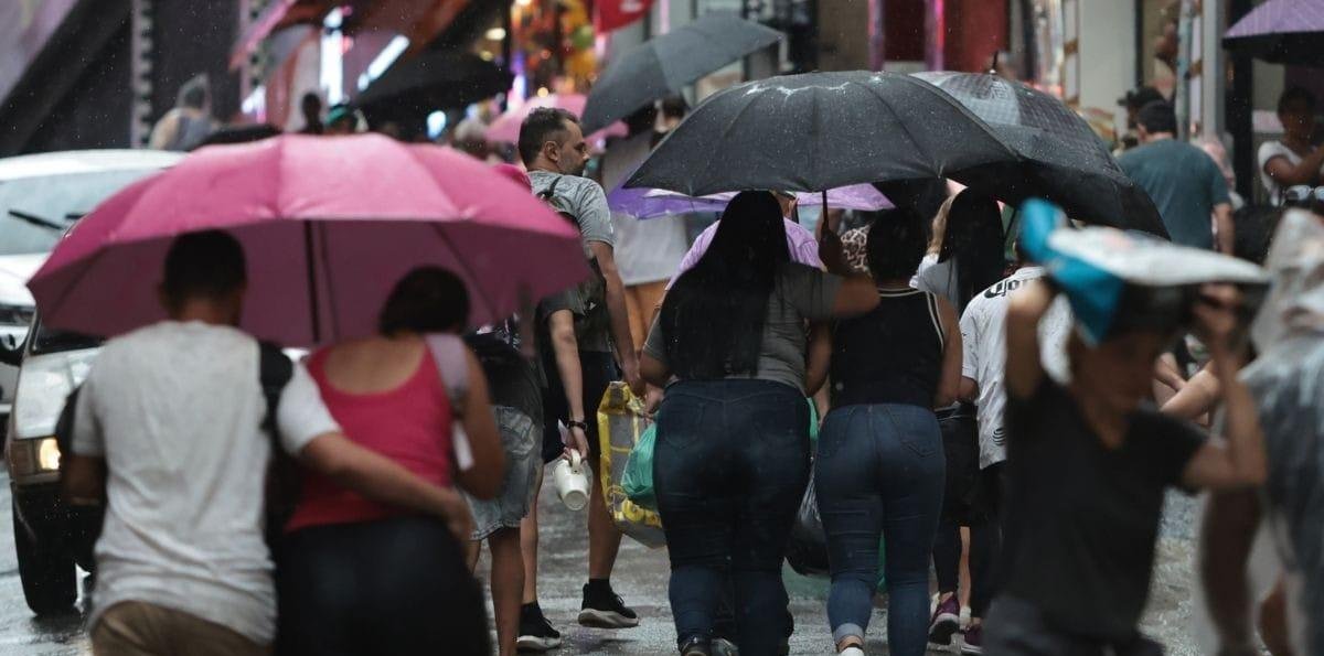 Defesa Civil alerta para aproximação de frente fria e chuva isolada em SP
