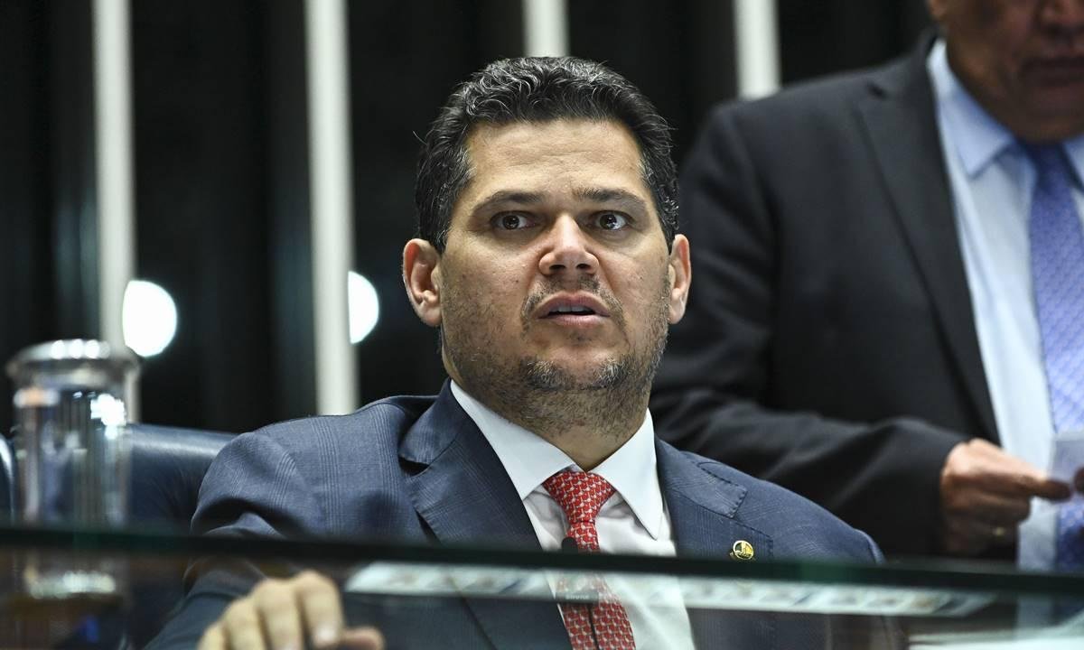 O que Alcolumbre disse a governistas sobre quebra de sigilo de Lulinha