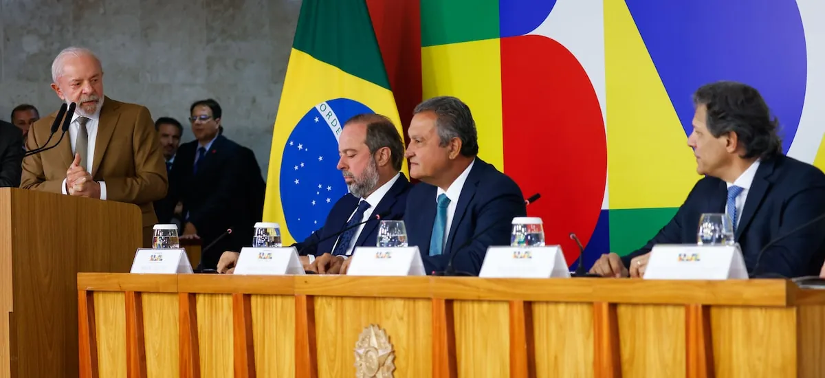 Opinião | Guerra do petróleo: Brasil erra ao tentar controlar o preço do diesel com medidas populistas