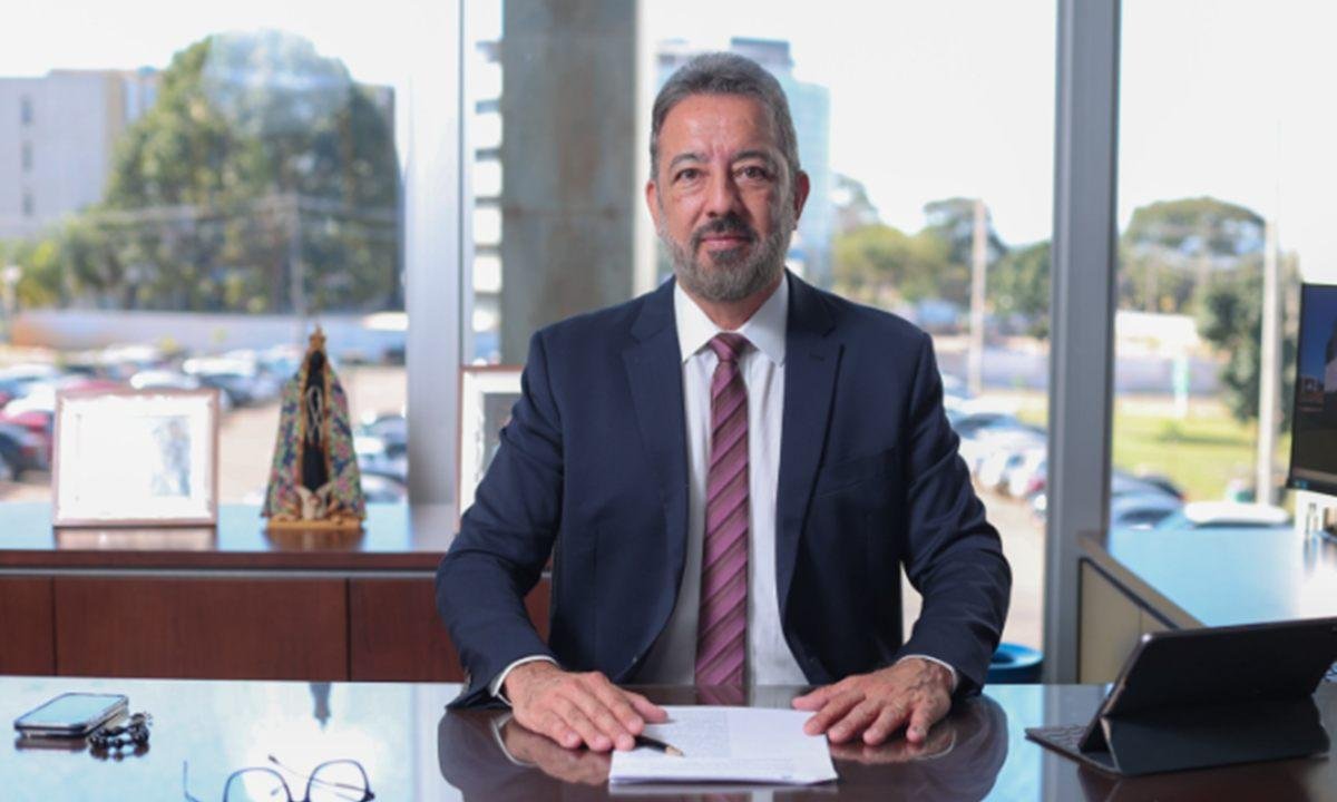 Conselheiro do TCDF passa a integrar rede de combate à corrupção