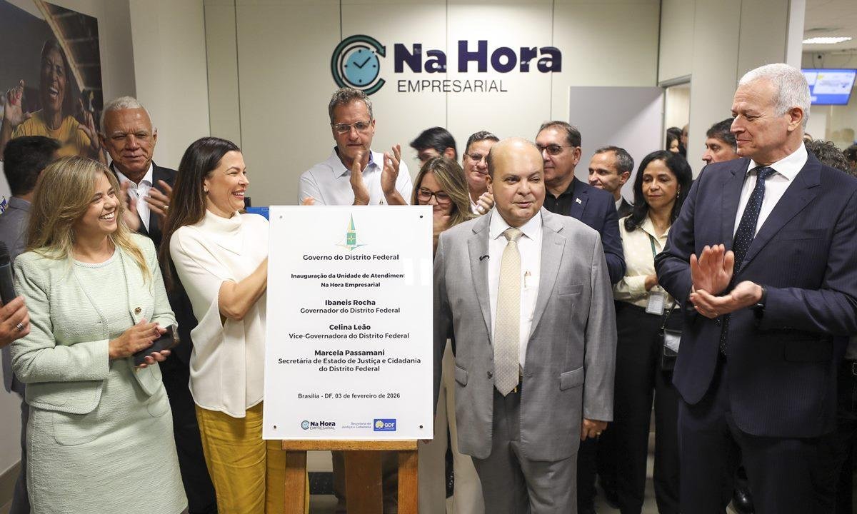 Ibaneis inaugura a primeira unidade do Na Hora Empresarial do DF