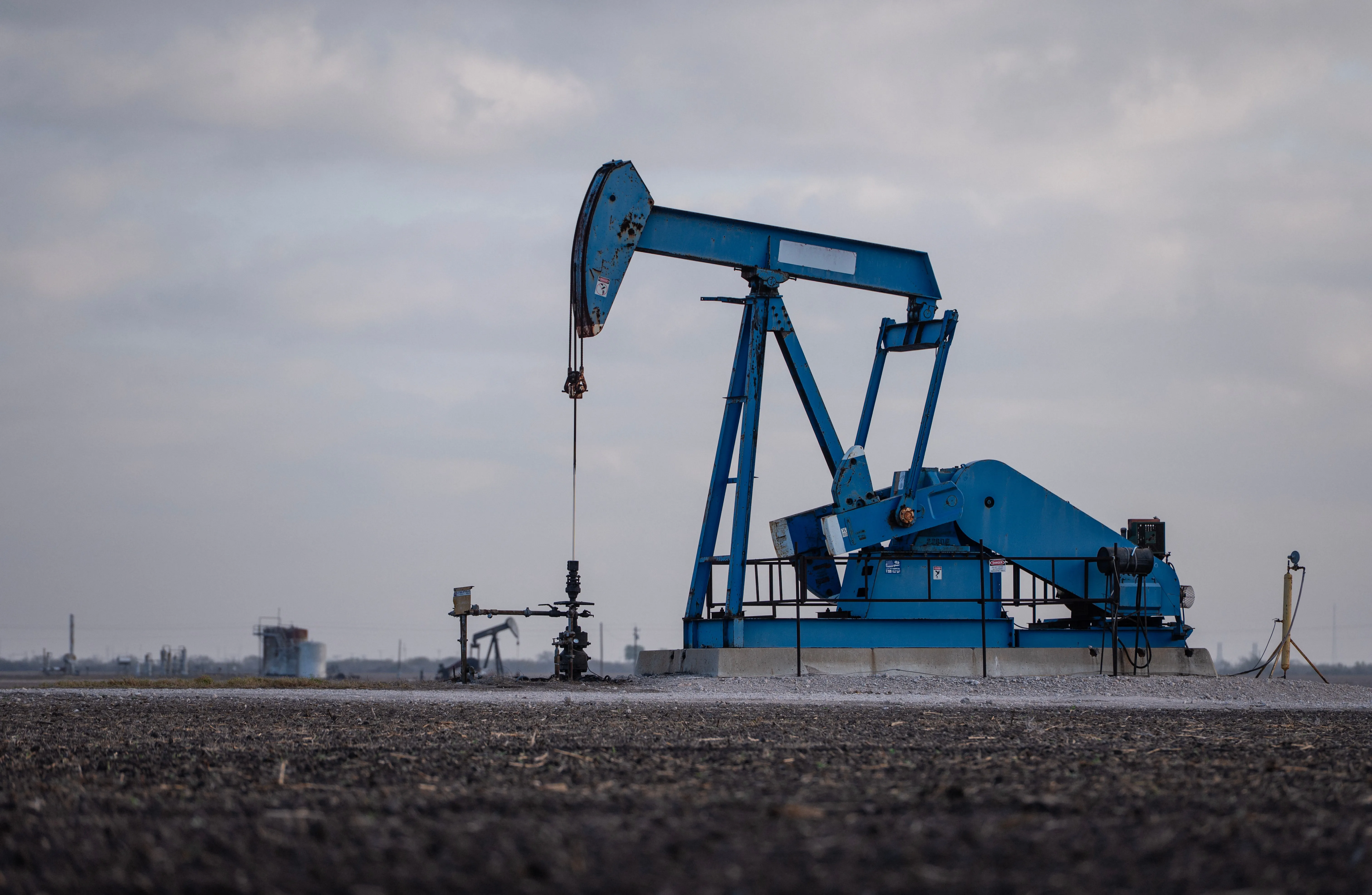 Petróleo inicia negociações em alta após Trump rejeitar proposta do Irã para fim do conflito