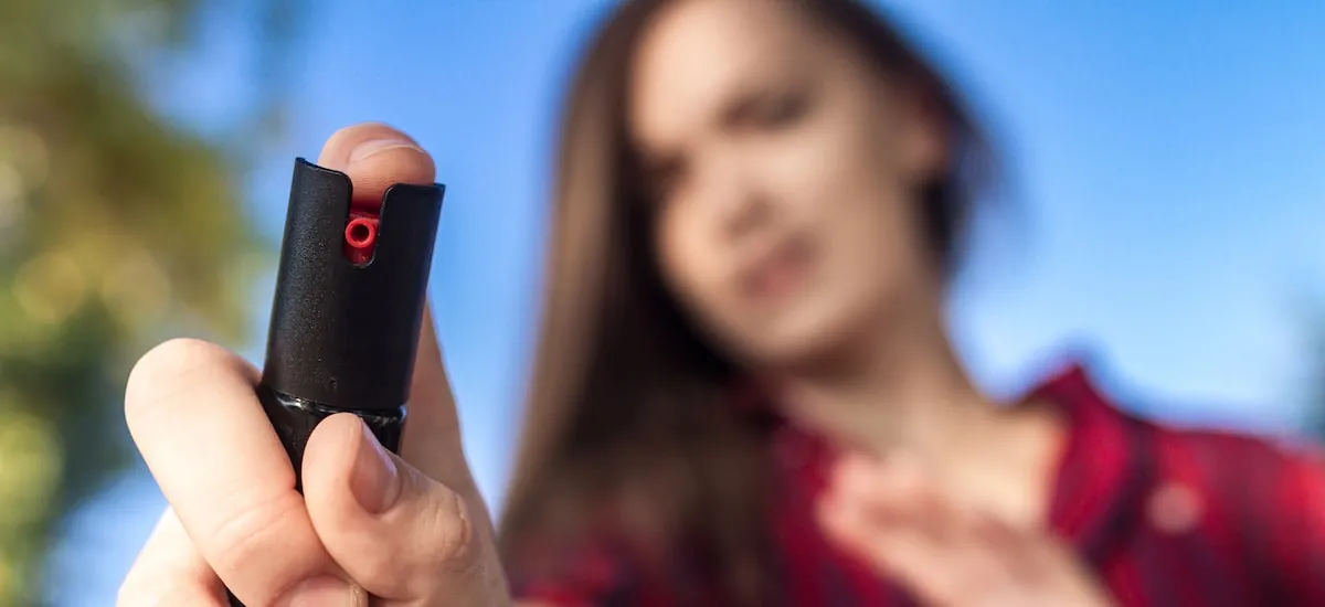 PL do spray de pimenta expõe fracasso do Estado na proteção às mulheres, apontam especialistas