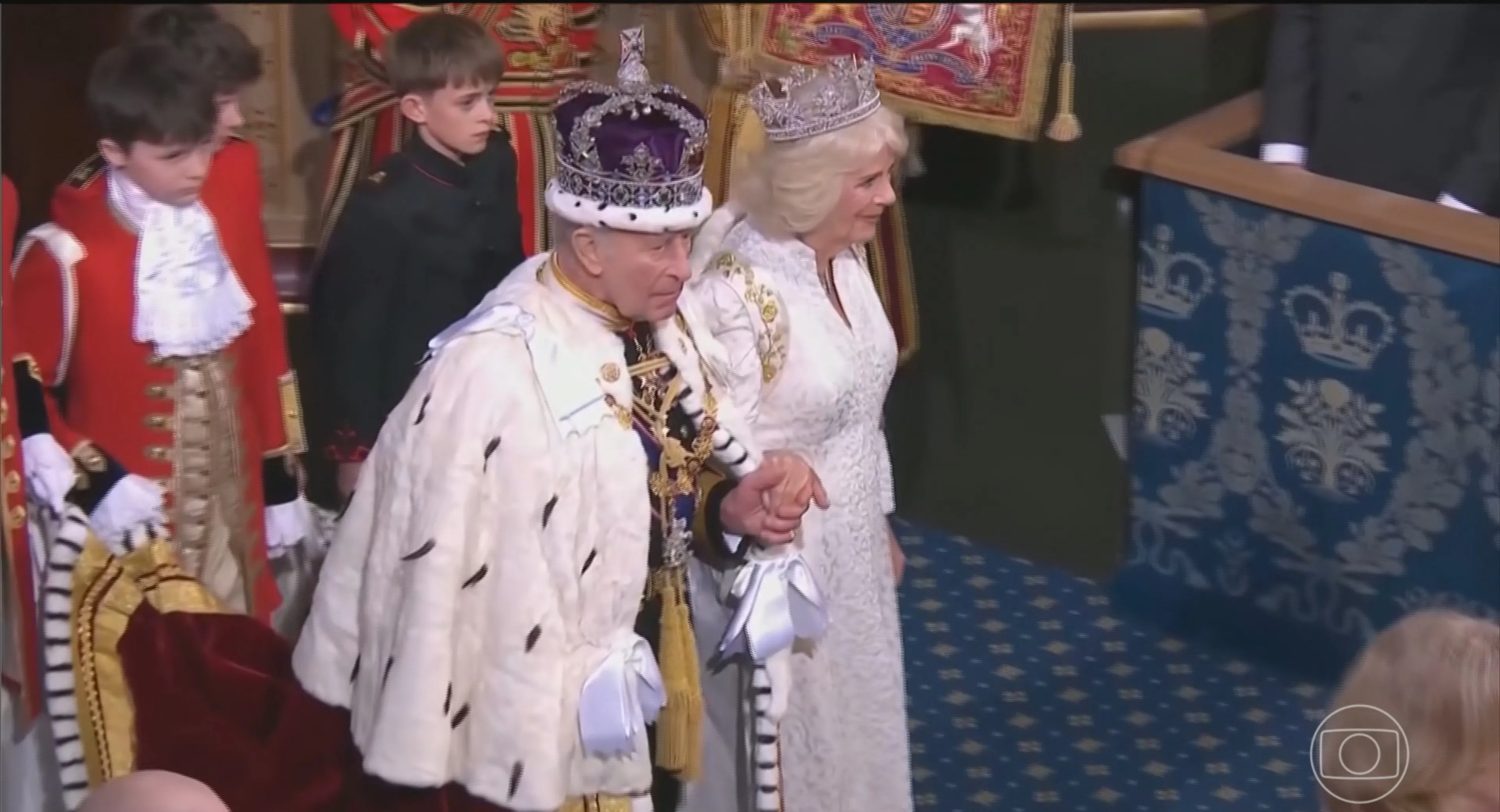 Rei Charles III faz tradicional discurso no Parlamento em meio à crise no governo britânico