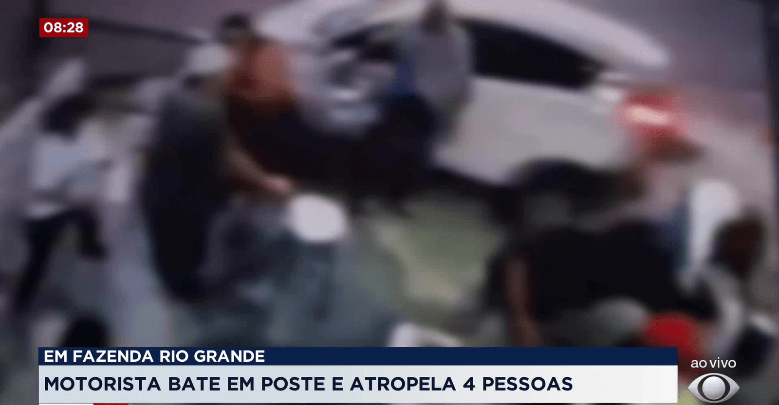 Vídeo: Motorista atropela quatro em frente distribuidora de bebidas em FRG