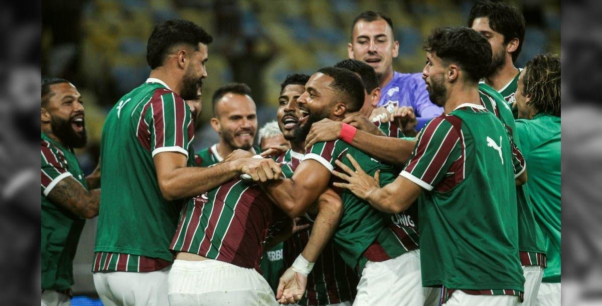 Fluminense vence Flamengo no Maracanã e complica rival contra rebaixamento