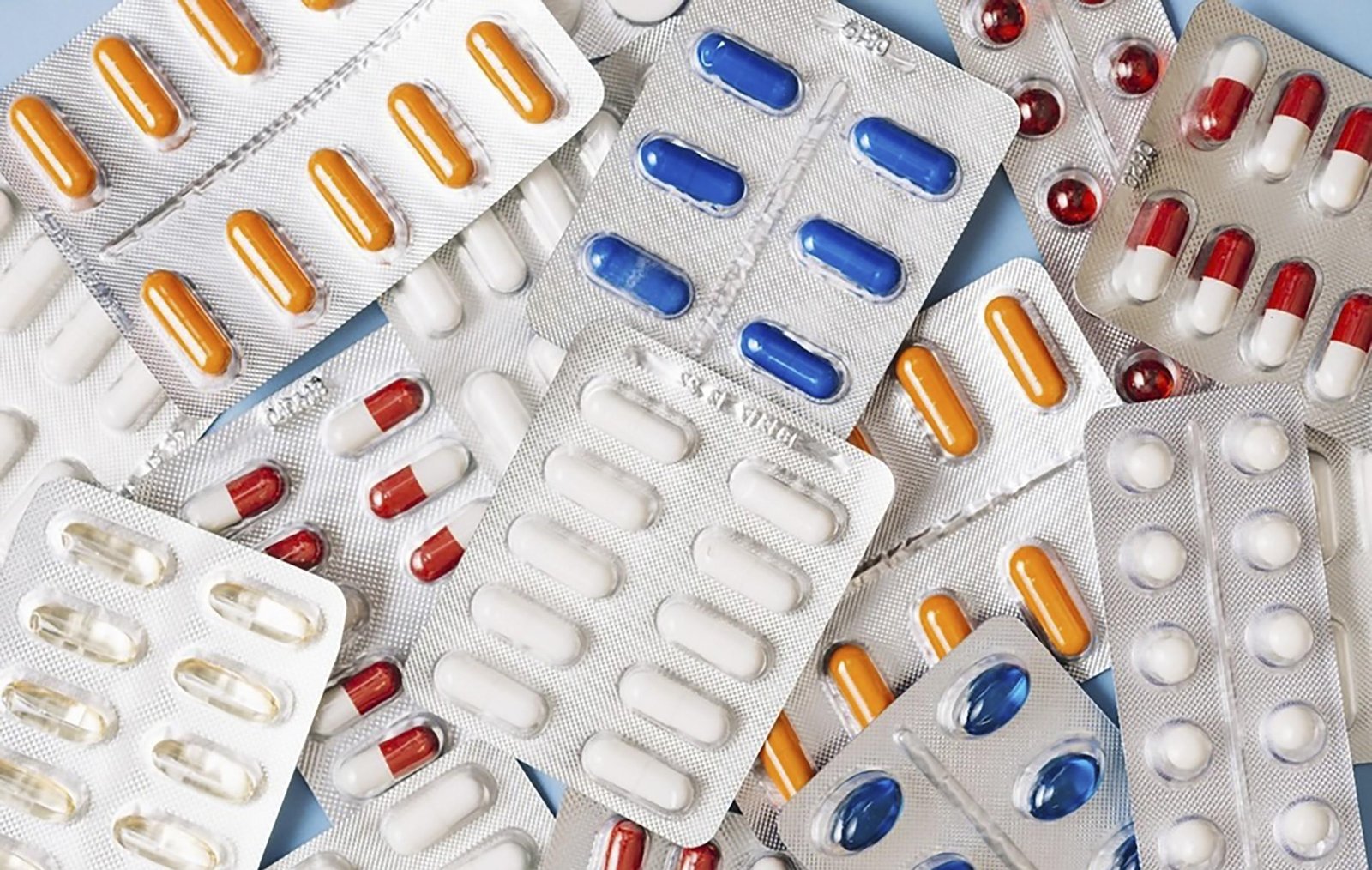 Câmara aprova venda de remédios em supermercados com exigência de farmacêutico e espaço exclusivo