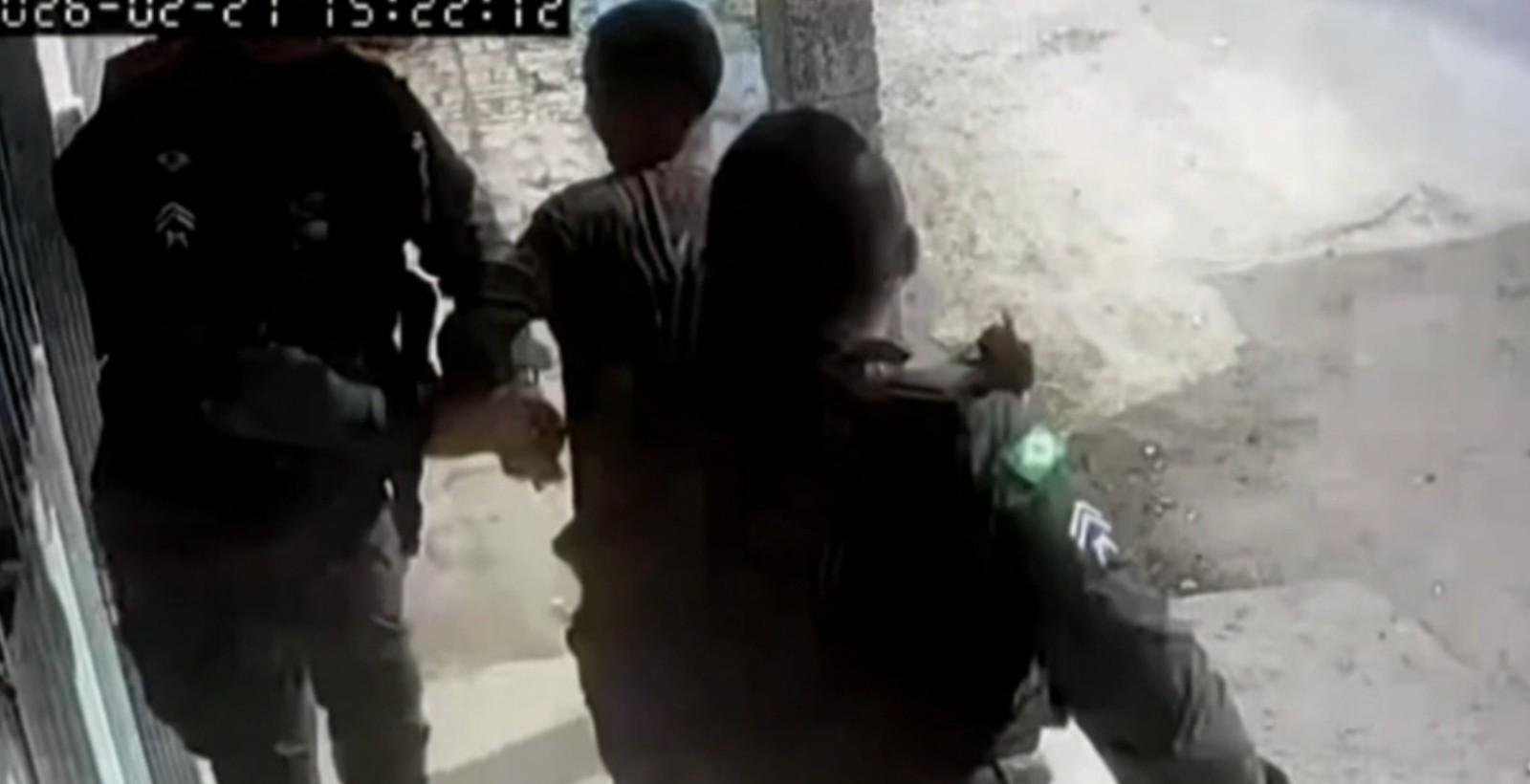 Policial dá soco em homem; colega avisa sobre câmera em Caucaia | G1