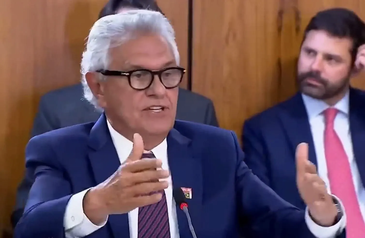 Caiado propõe retomada de "cultura vacinal" para afastar "teses malucas"