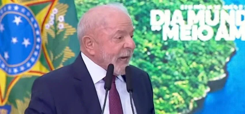 Lula sugere que terras demarcadas sejam usadas para turismo