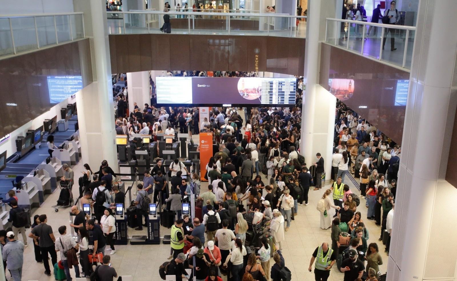 Governo reduz metas de voos regionais em empréstimos a aéreas com fundo público