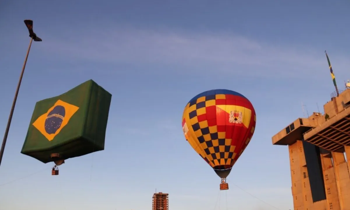 Sorocaba celebra 372 anos com shows, desfile cívico e passeios de balão no Paço Municipal