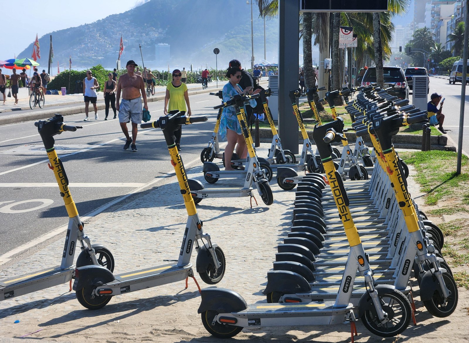 Rio regulamenta aluguel de patinetes elétricos e prevê expansão | G1