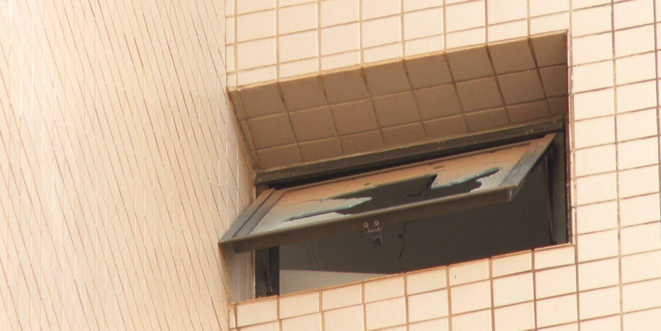 Janela de padres amorteceu queda de menino do 10ª andar | G1