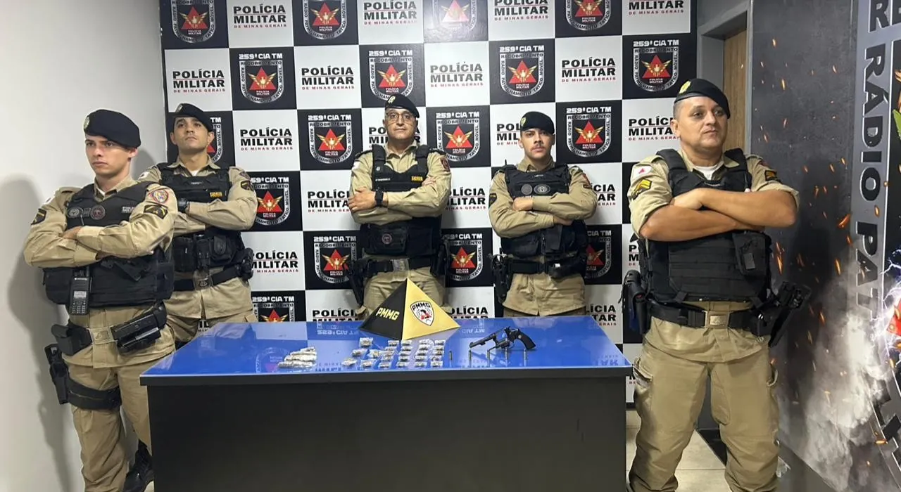 Rapaz é preso com arma na cintura após tentar fugir da PM usando uma bicicleta elétrica em Pirapora | G1