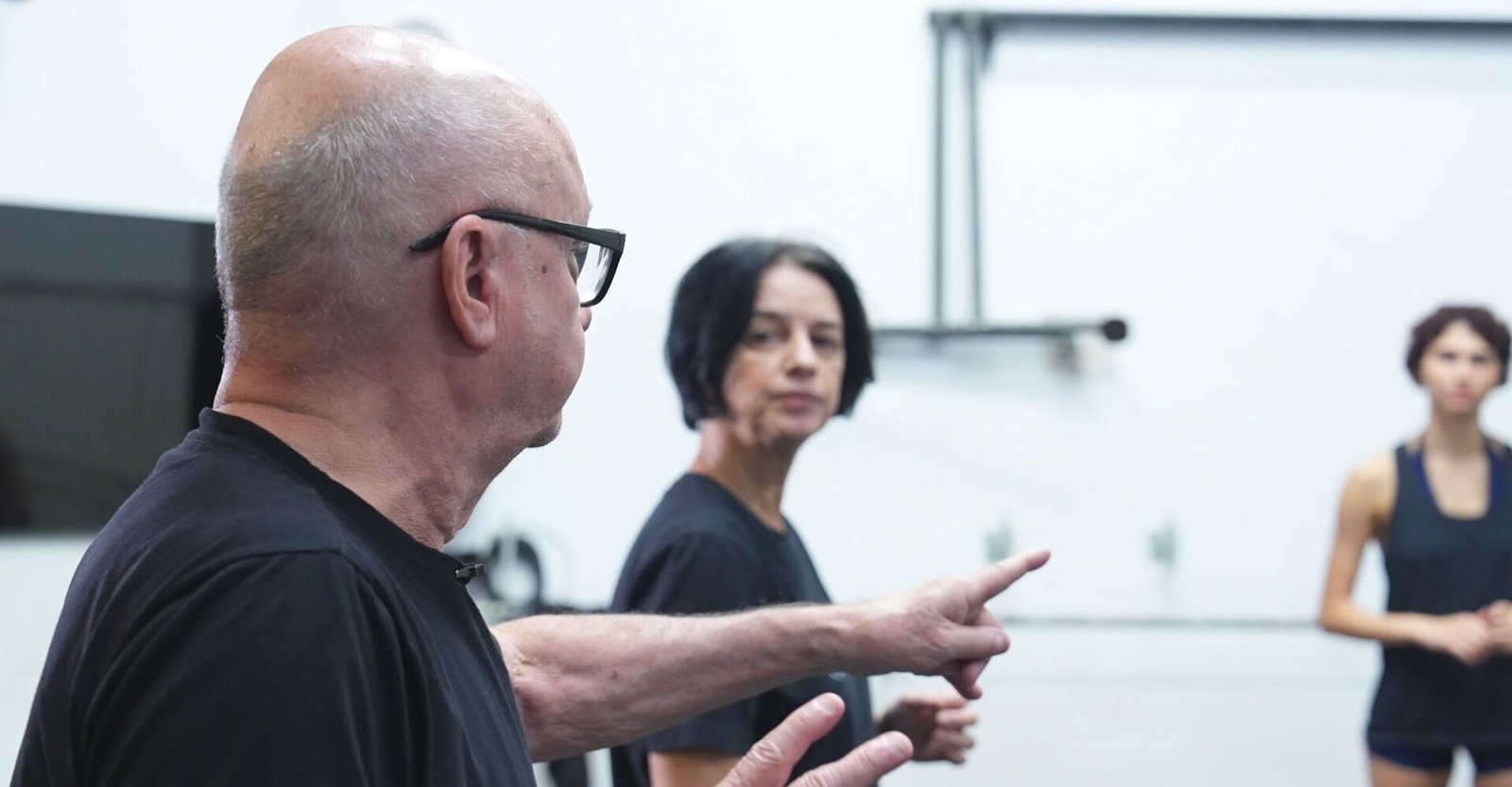 Grupo Corpo se apresenta com Filarmônica de Los Angeles no Walt Disney Concert Hall | G1