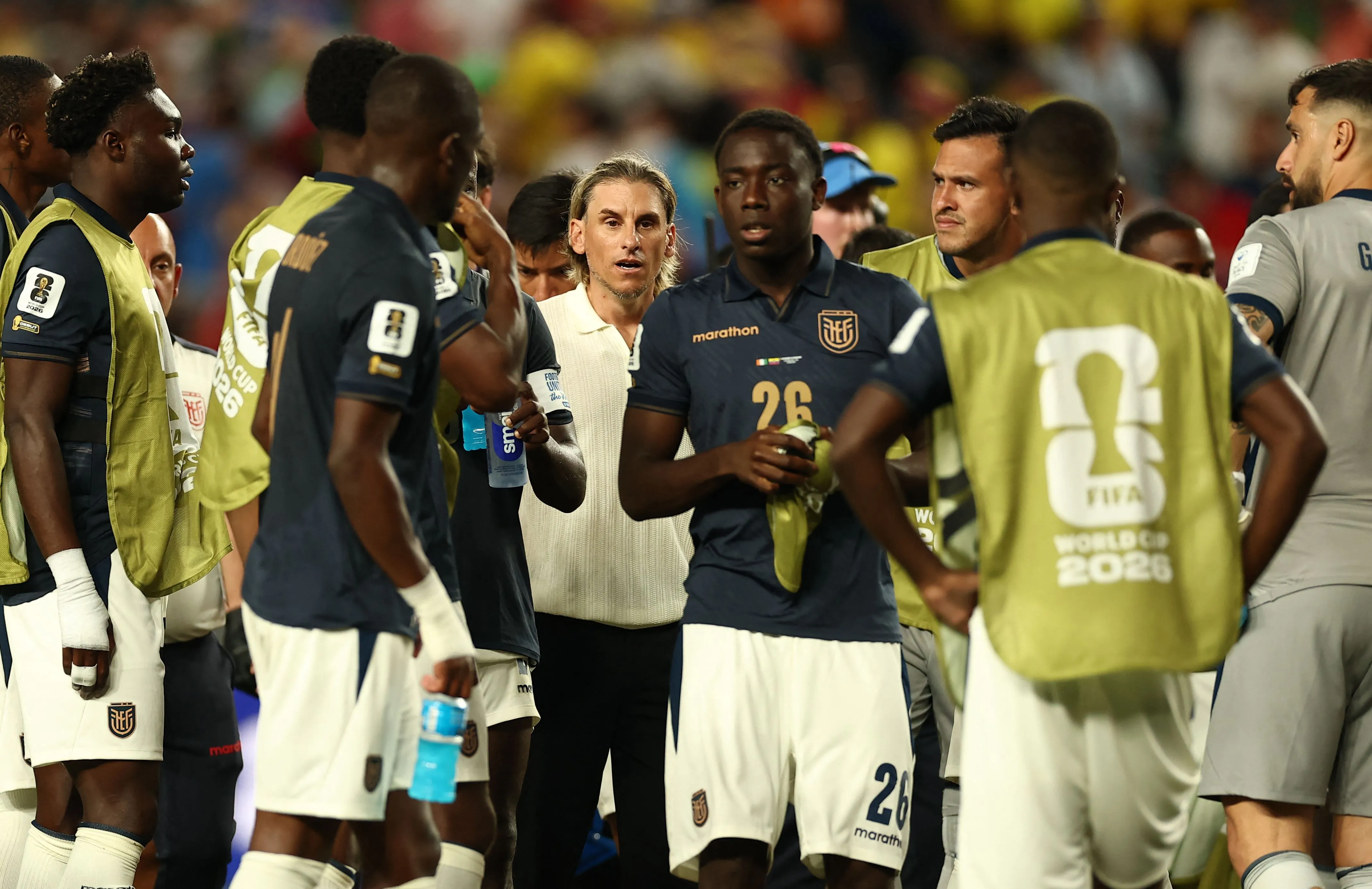 Pressionado, técnico do Equador admite saída em caso de eliminação na Copa: ‘Terei que ir embora’