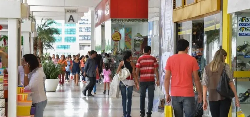 Comércio realiza “Dia Livre de Impostos” nesta 5ª feira