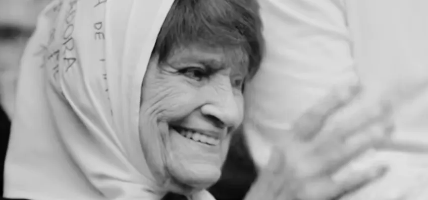 Morre Taty Almeida, símbolo das Mães da Praça de Maio, aos 95 anos
