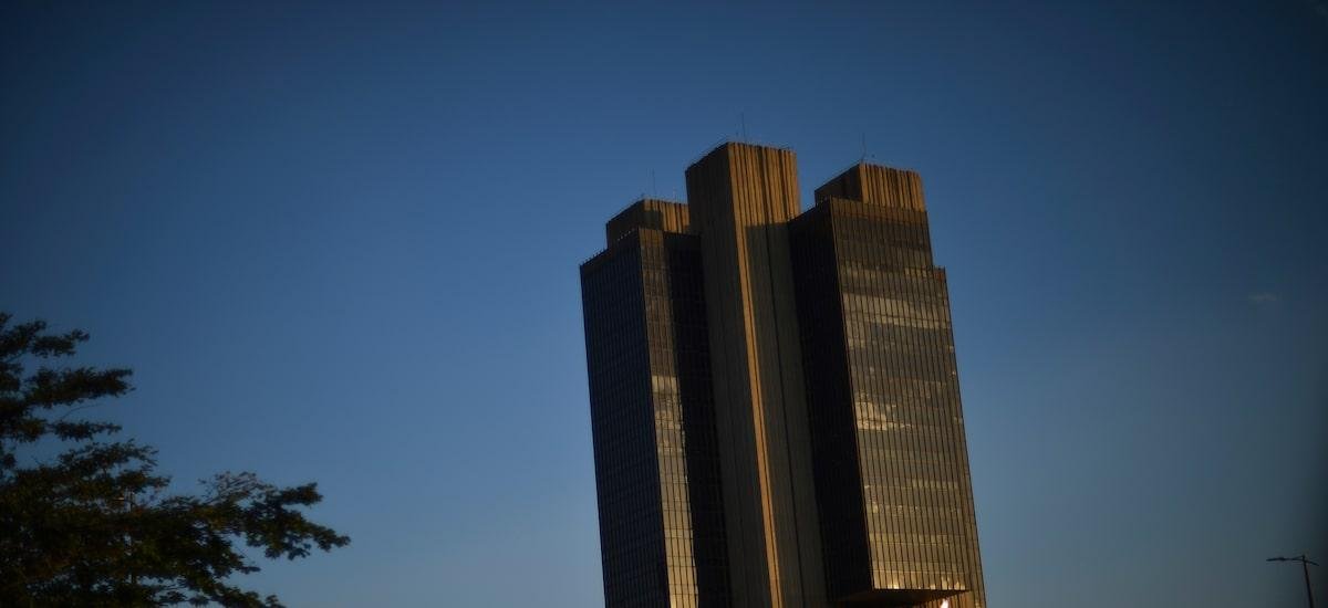 Endividamento das famílias sobe a 49,8% em novembro, segunda pior marca da série histórica