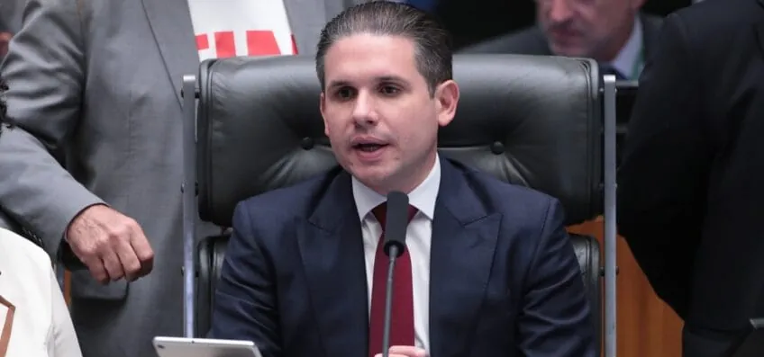 “Momento histórico”, diz Motta após aprovação do fim da 6 X 1