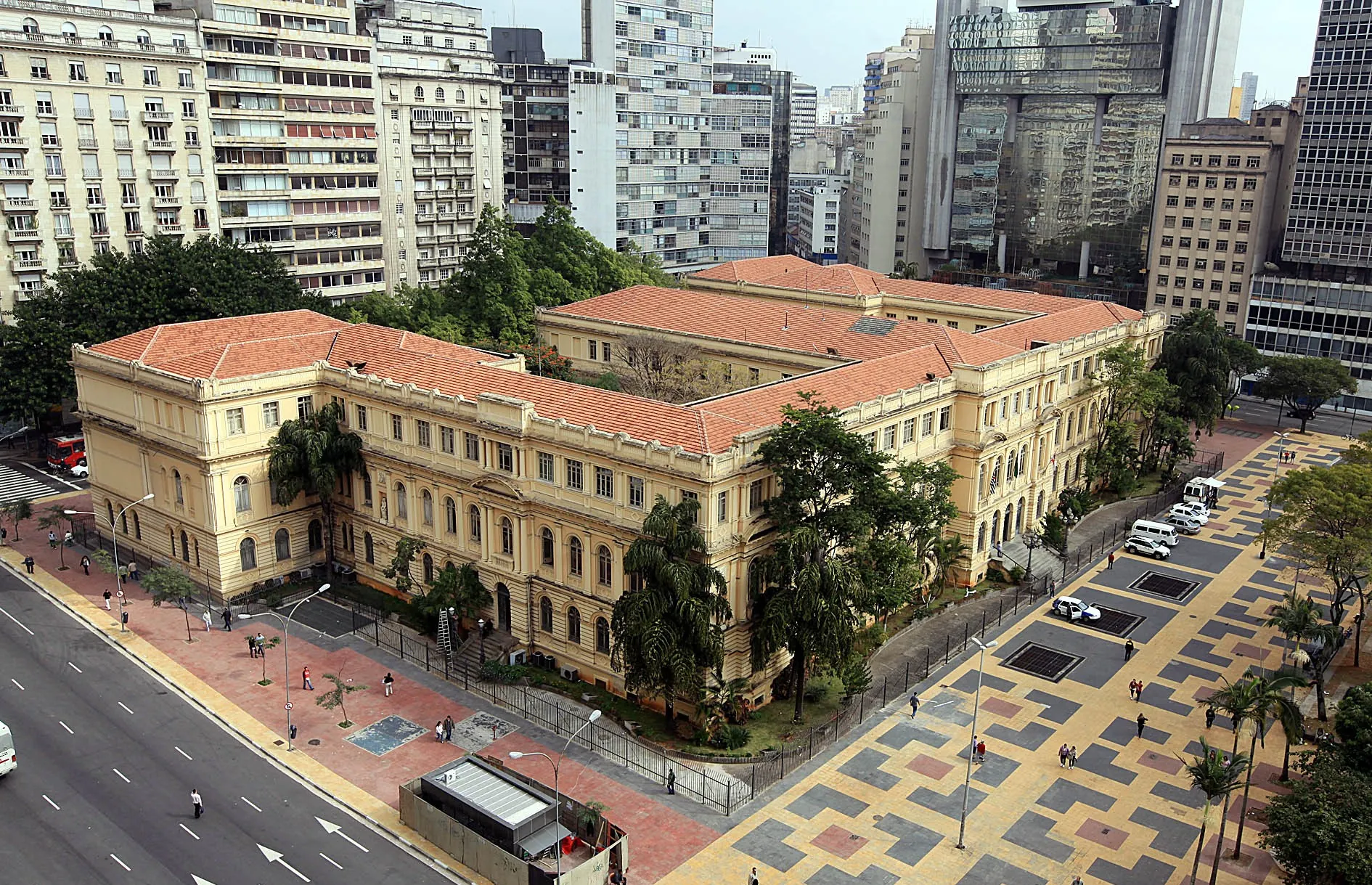 Professor acusado de importunação sexual em escola de SP é afastado | G1