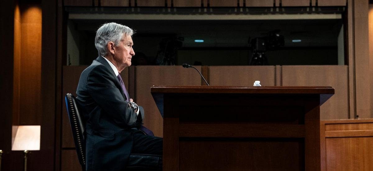 Banco Central dos EUA muda estratégia e entra em luta política de Trump