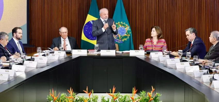 Lula pede que ministros organizem entregas até 3 de julho