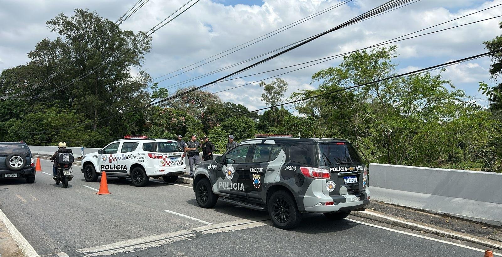 Gate chega a São José após pescador encontrar artefato em rio | G1