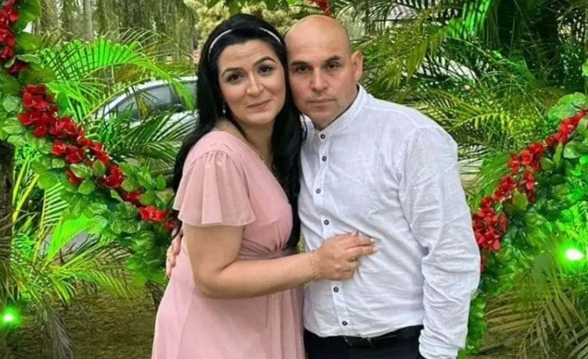 Casal morre atropelado após cair de moto em SC; motorista foge | G1