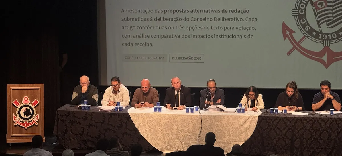Análise | ‘Ou faz o que eu quero, ou vou te f...’: As razões da crise entre Stabile e Tuma Jr. no Corinthians