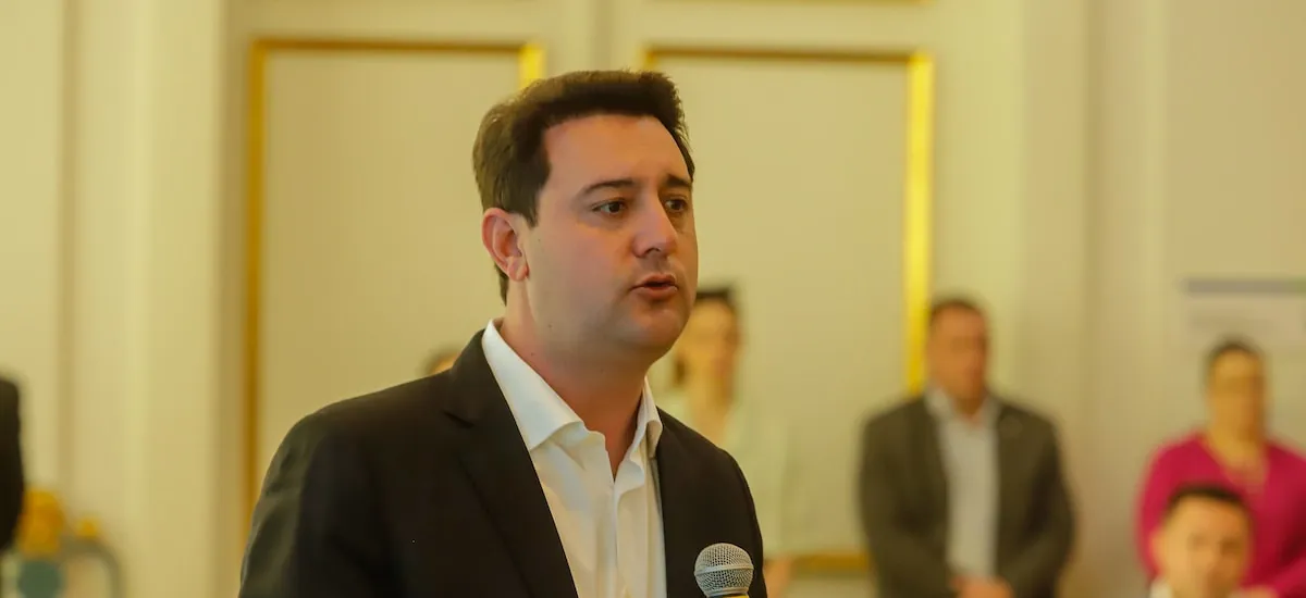 PSD se aproxima de anunciar Ratinho Jr. como candidato, mas decisão será confirmada no fim do mês