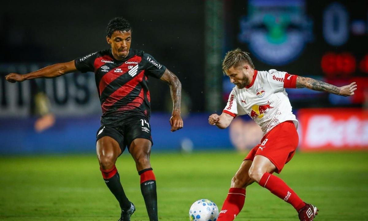 Bragantino sai na frente, mas Athletico-PR busca empate no Brasileirão