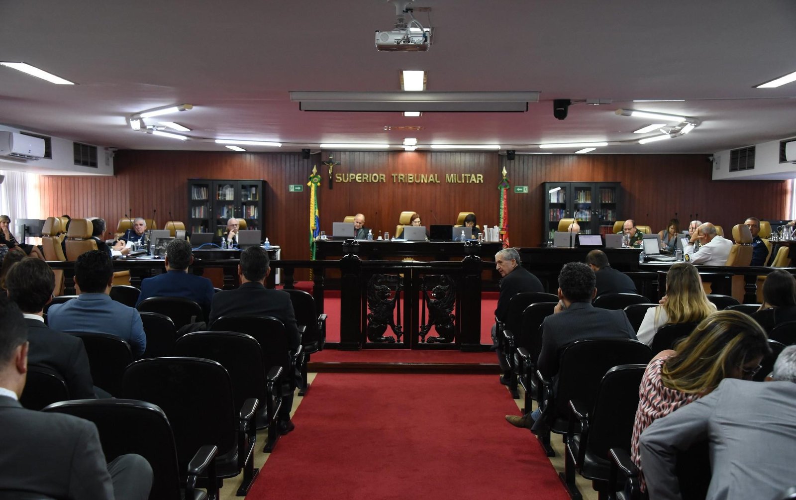 MP militar deve pedir ao STM expulsão de Bolsonaro e outros militares condenados na trama golpista