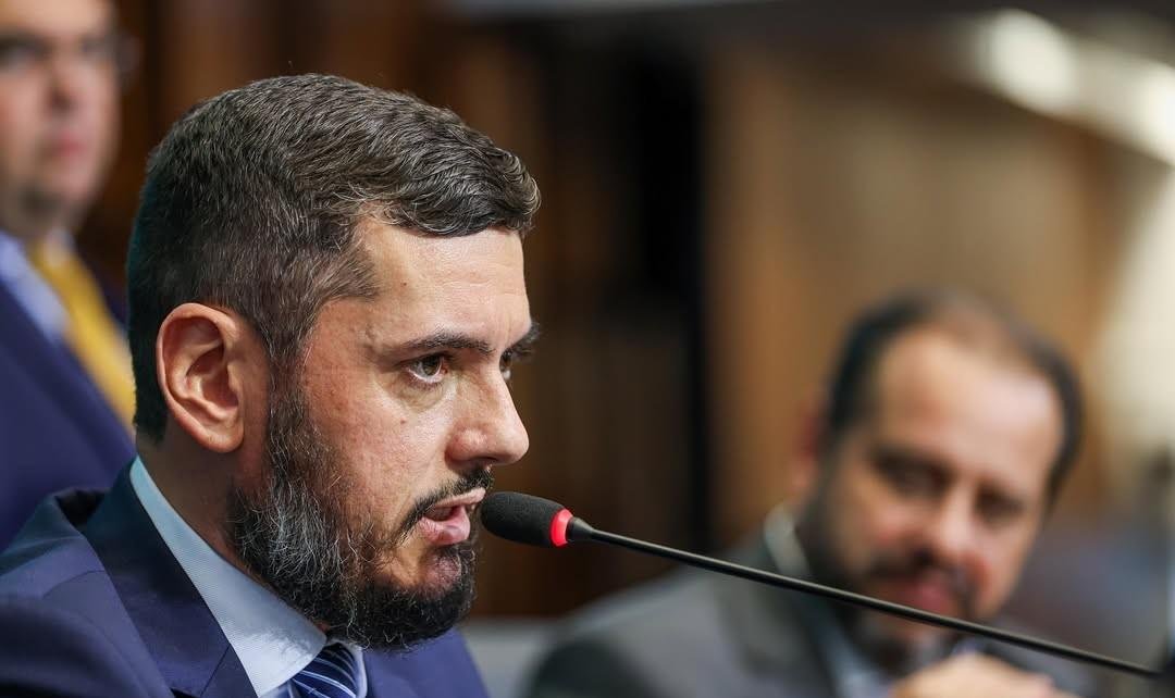 Cabral pediu ajuda a Bacellar para que intercedesse em processo na Justiça, diz PF e disse 'te amo'; veja a mensagem