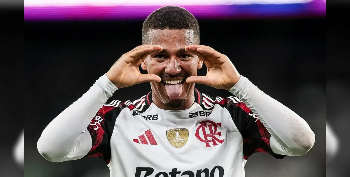 Sob olhar de Ancelotti, Flamengo atropela Botafogo no Nilton Santos