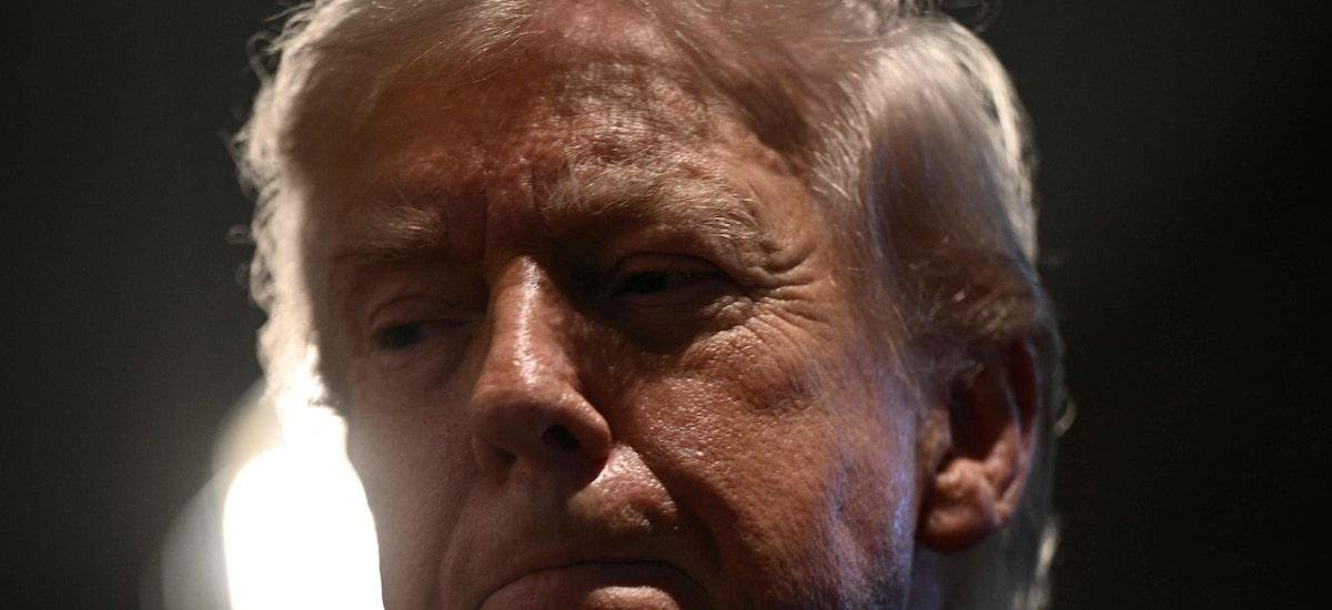 Trump diz ter ‘plano B’ caso tarifas sejam bloqueadas pela Suprema Corte