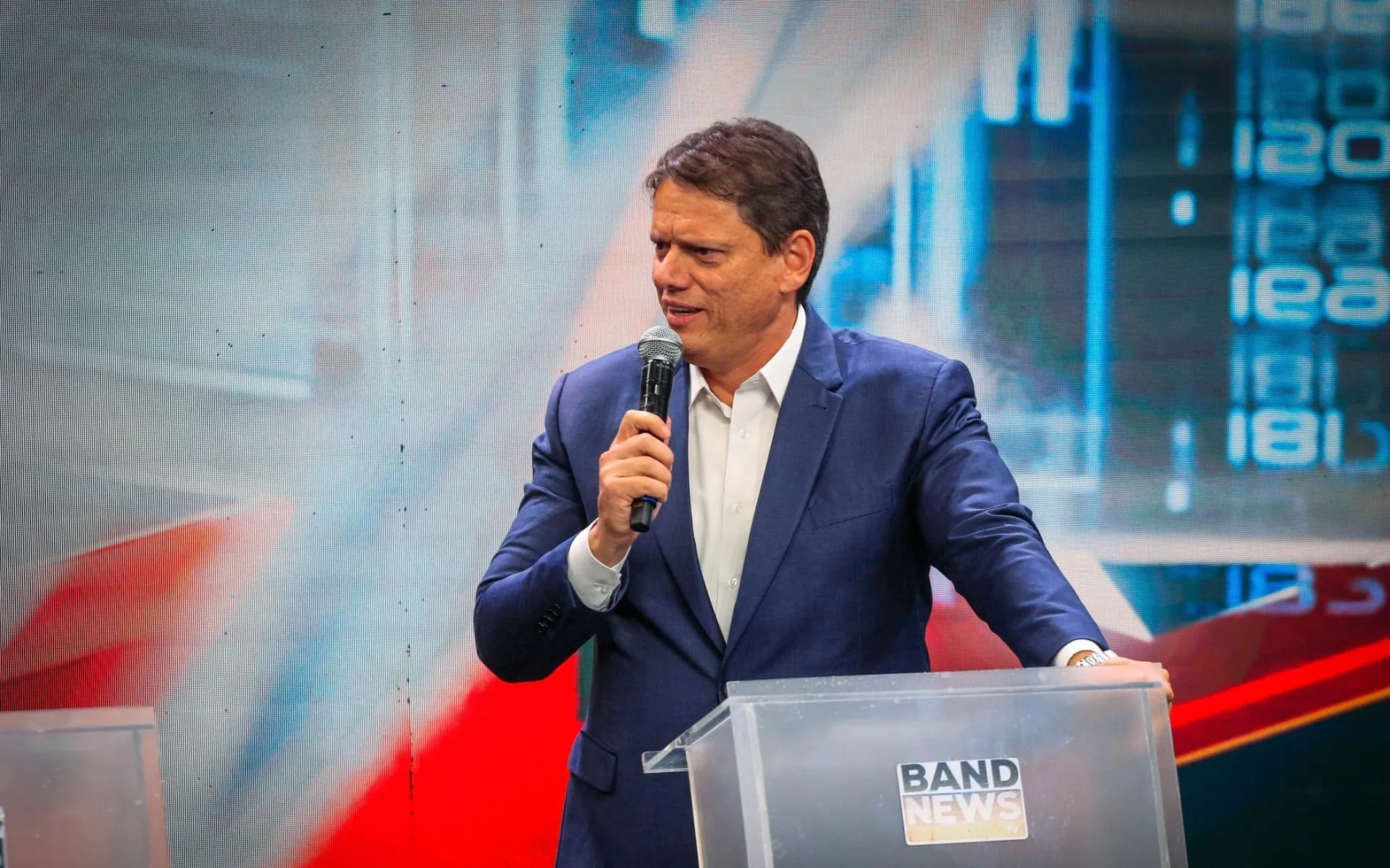 Tarcísio diz que apresentará projeto de lei para manter empregos da CPTM