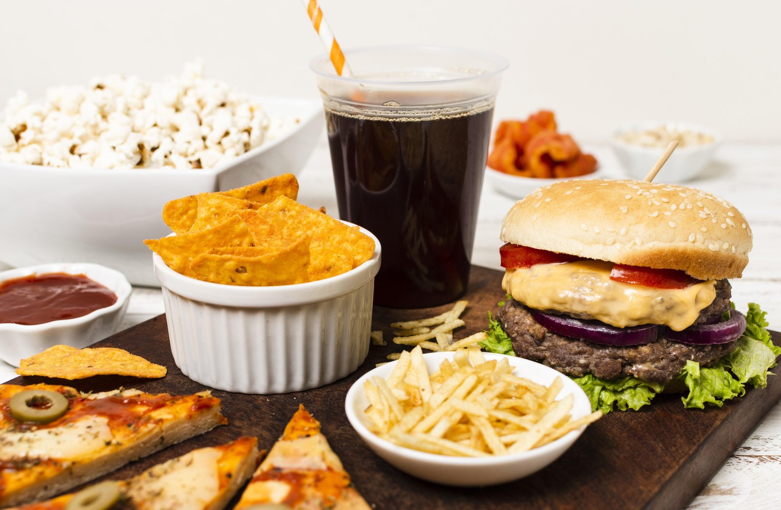 Estes são os 6 piores alimentos para a saúde intestinal, segundo especialistas