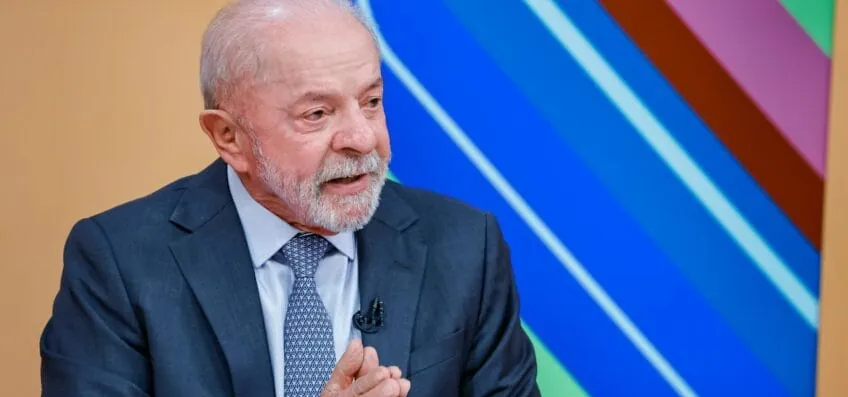 Com nova equipe, Lula faz 1ª ministerial após decisão dos EUA