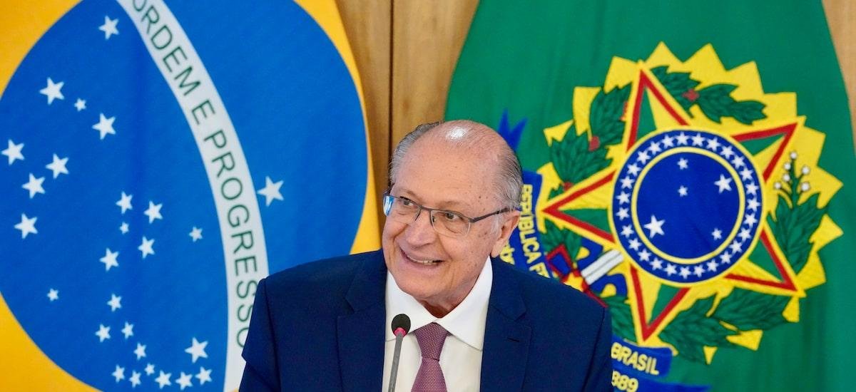 Governo quer fundo permanente com Petrobras e BNDES para renovar frota de caminhões, diz Alckmin