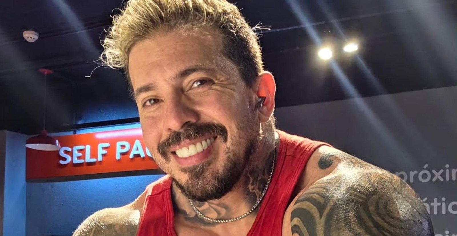 Influenciador poligâmico é impedido de ser padrinho e critica preconceito: 'Confundem escolha de vida com caráter'