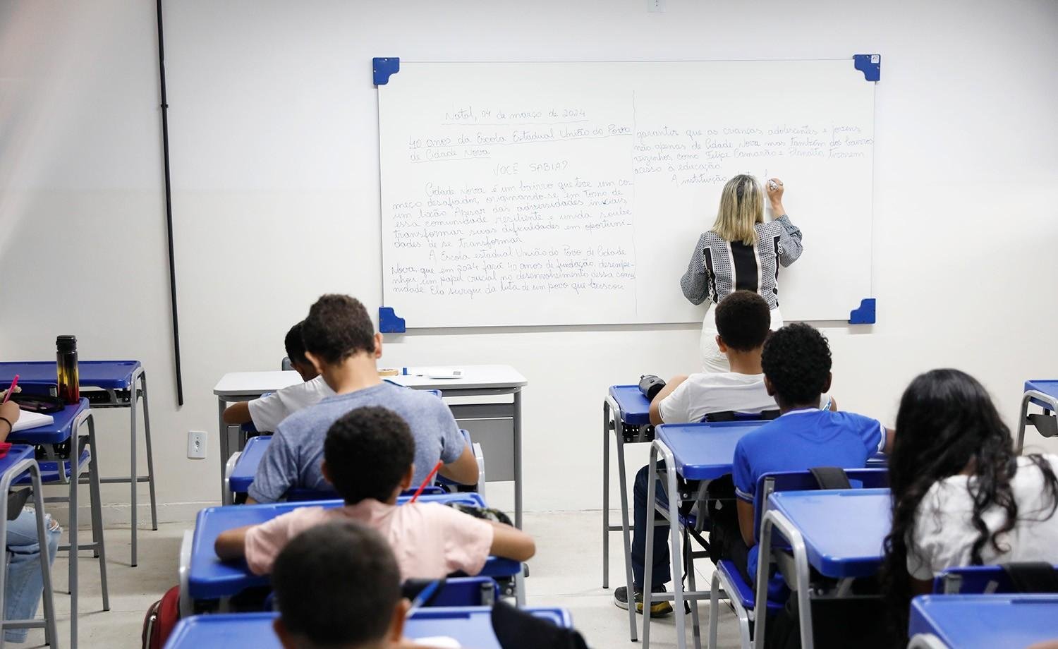 Governador promete concurso para professores do Ceará em 2026 | G1