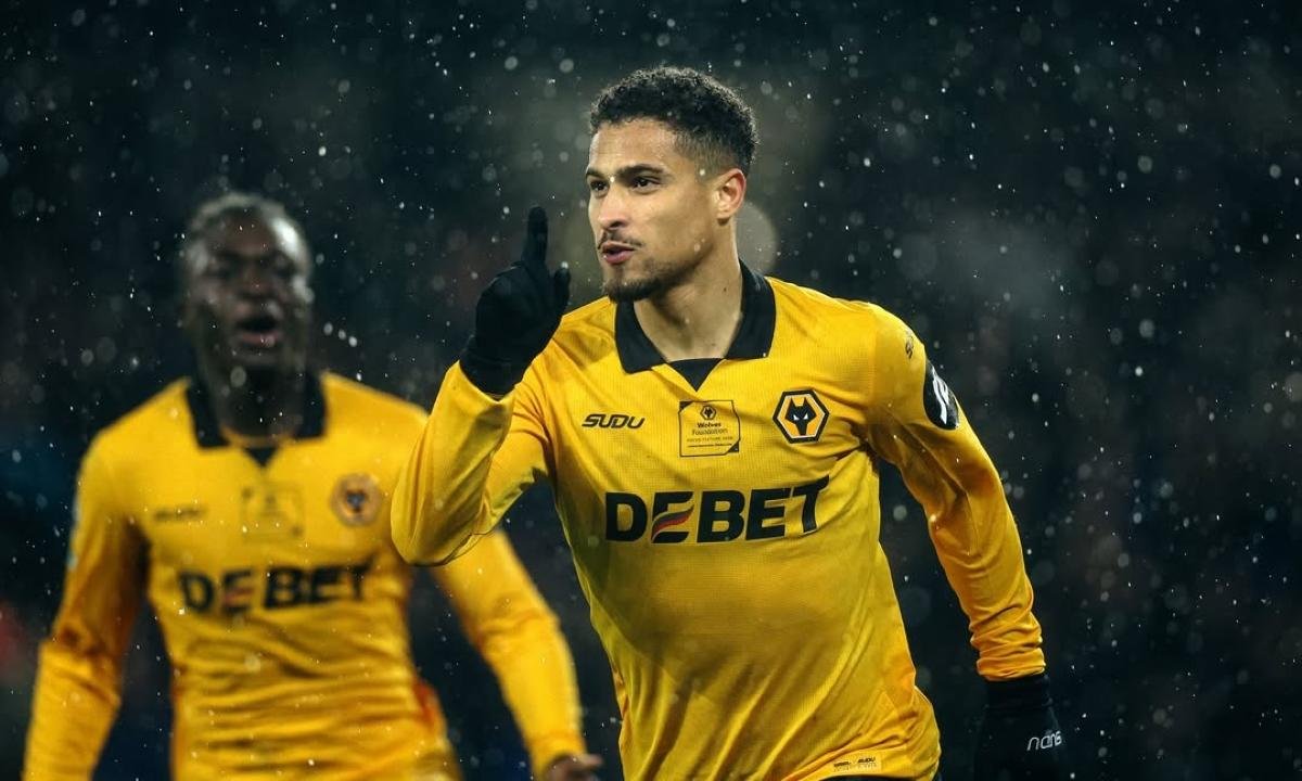 Com gol de ex-Fla, Wolverhampton vence Aston Villa na Premier League