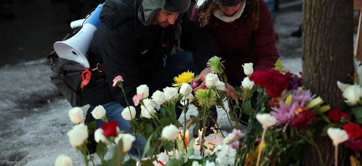 Mãe e poeta: quem era a mulher morta por agente da imigração nos Estados Unidos